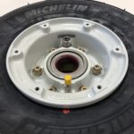 90002476-1 Dassault Falcon 7X nose wheel