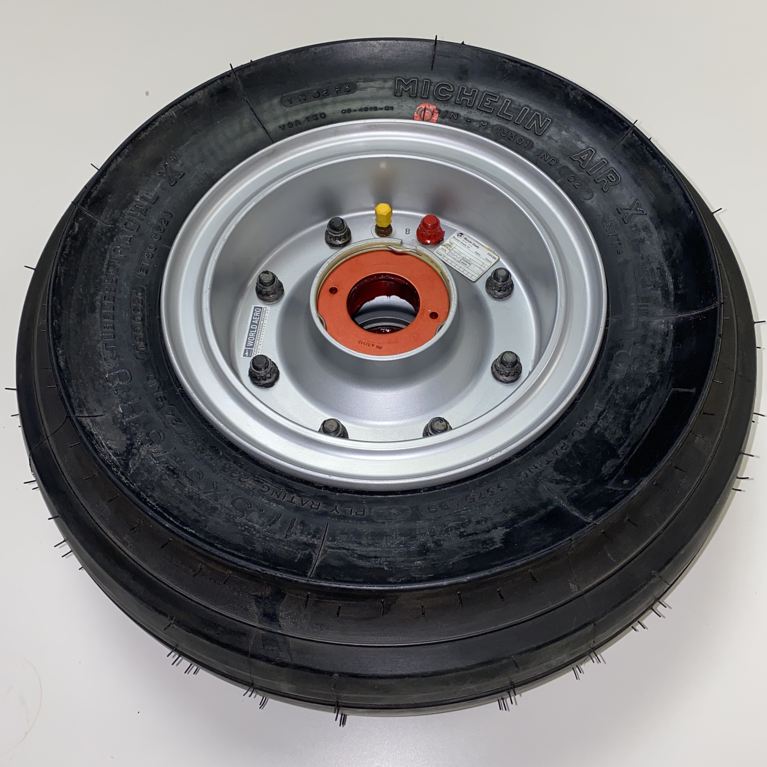 C20182100 Dassault Falcon 900 wheel